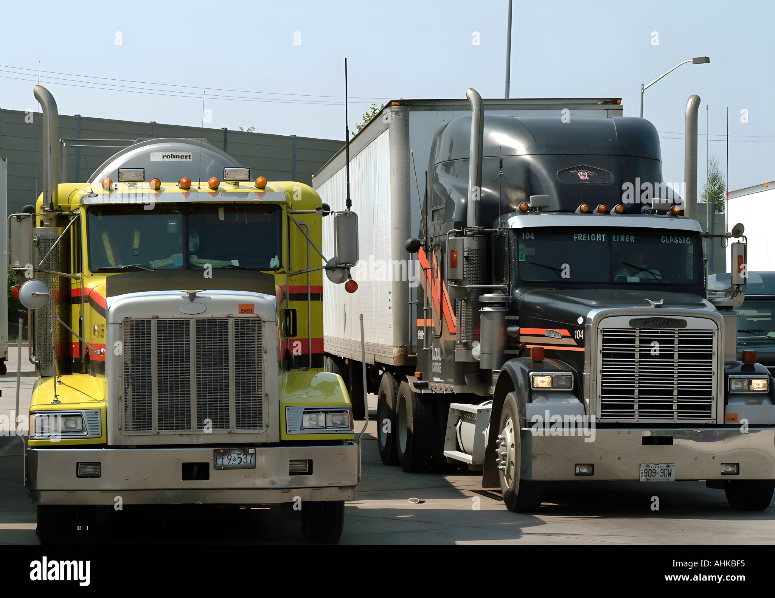 north-american-truck-and-semi-trailer-rig-AHKBF5